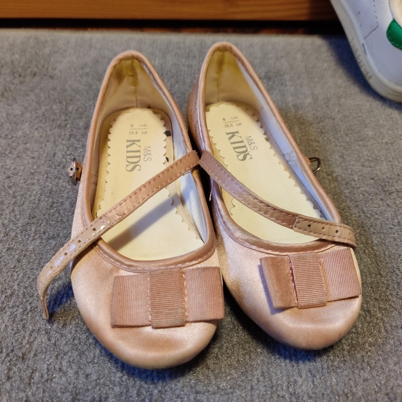 UGG Boots - Picture 12 of 13